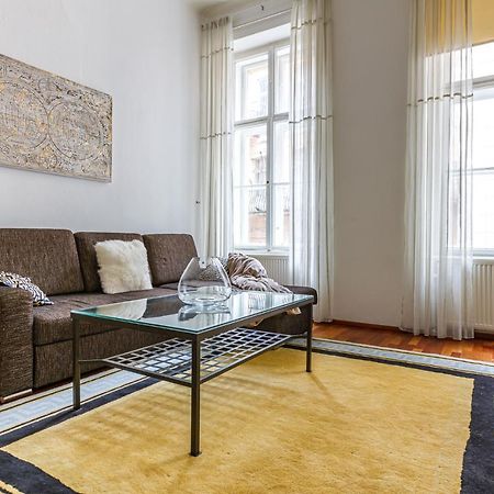 ברטיסלאבה Newly Renovated Apartment In The Old Town מראה חיצוני תמונה