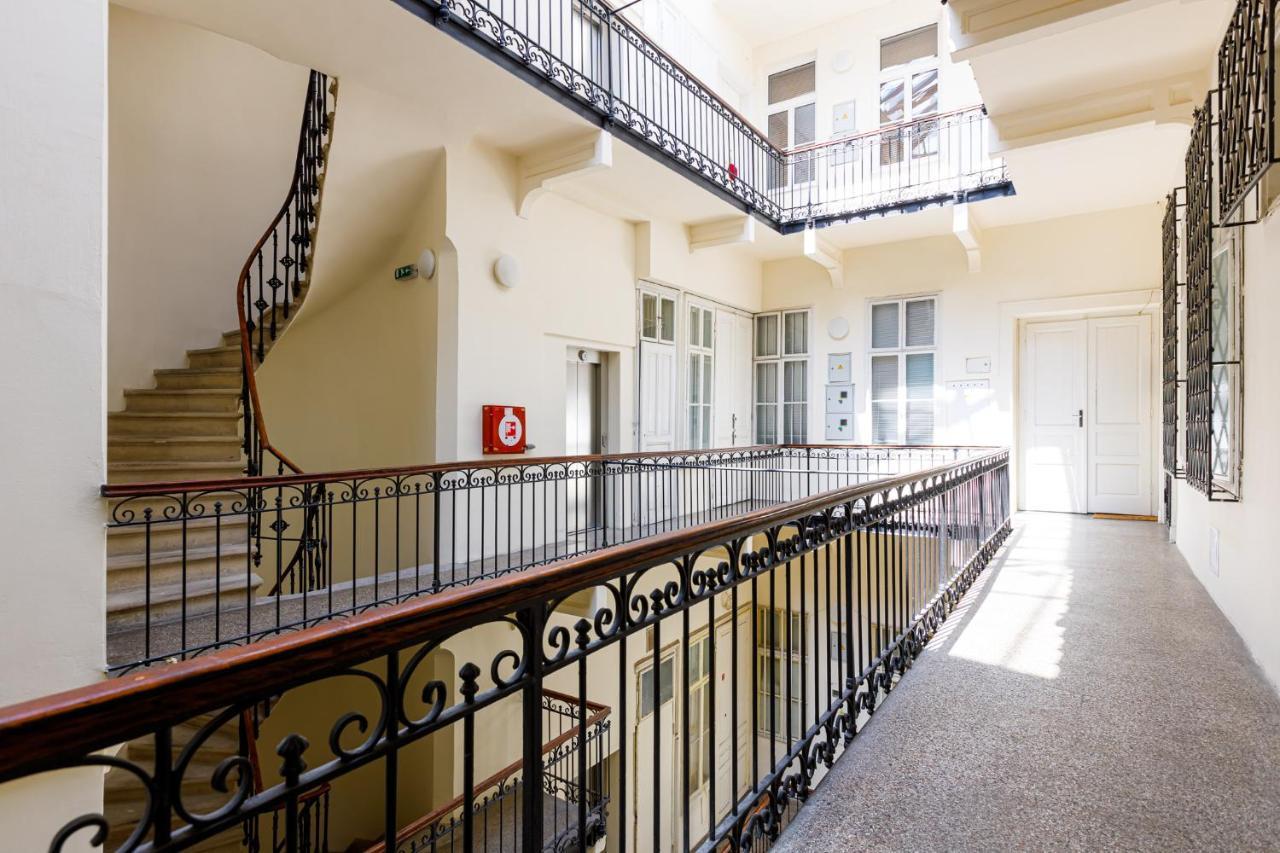 ברטיסלאבה Newly Renovated Apartment In The Old Town מראה חיצוני תמונה