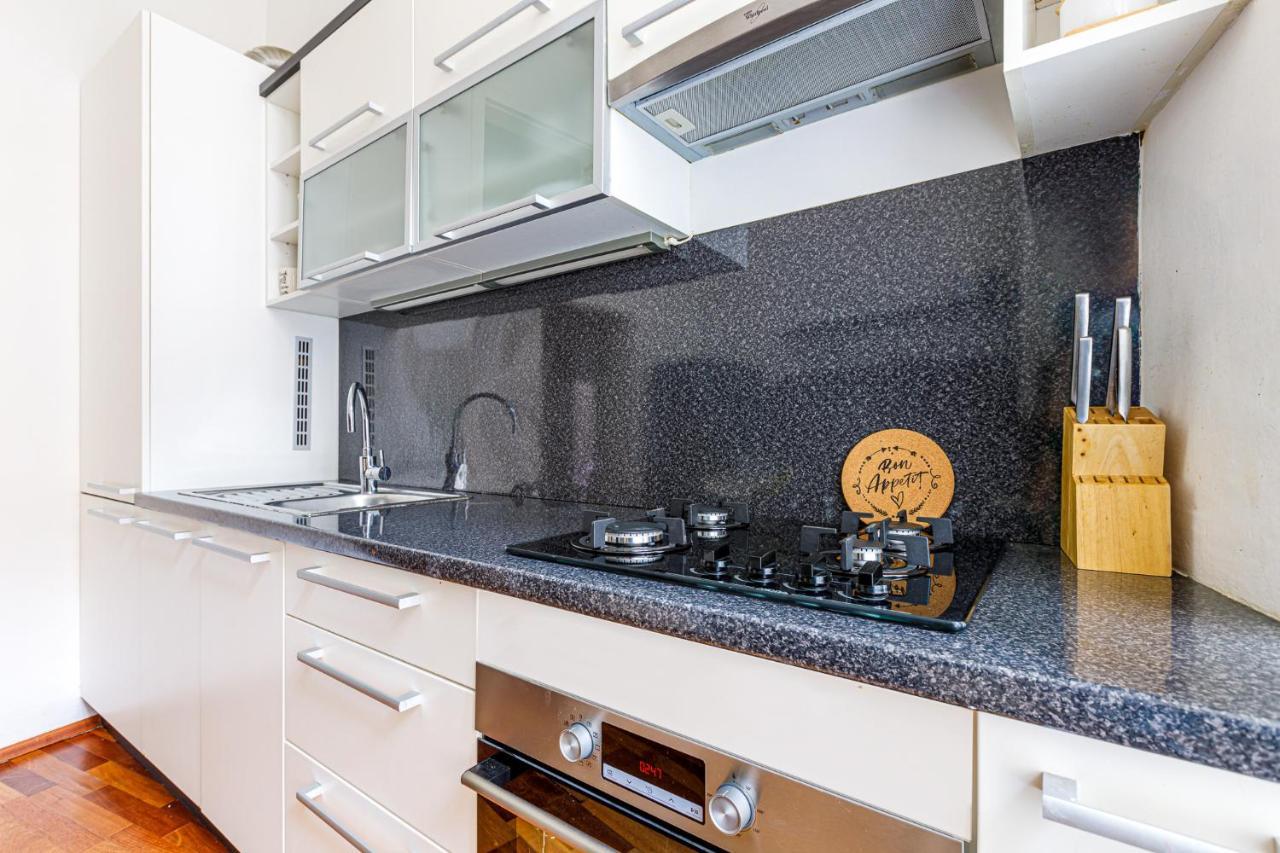ברטיסלאבה Newly Renovated Apartment In The Old Town מראה חיצוני תמונה